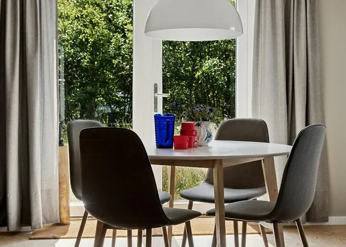 Semesterbostad Renovated Near Lyngsa *