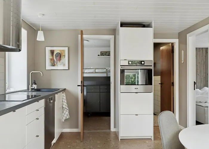 Semesterbostad Renovated Near Lyngsa *