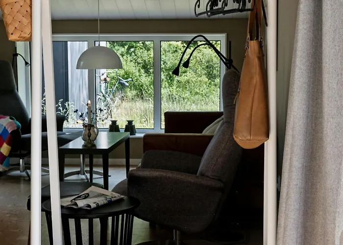 Semesterbostad Renovated Near Lyngsa