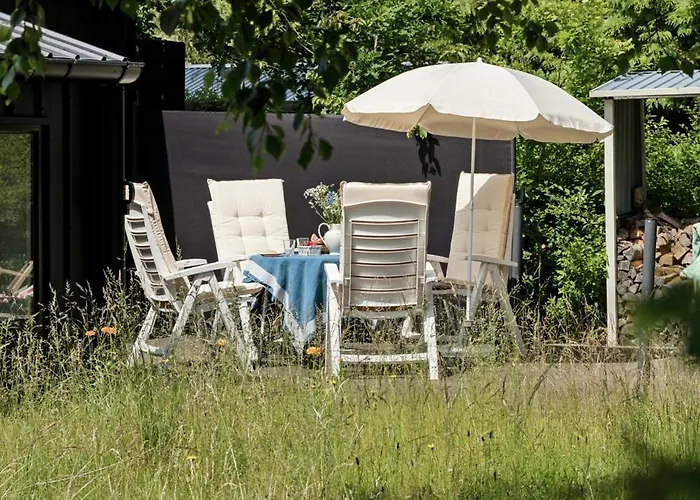 Semesterbostad Renovated Near Lyngsa